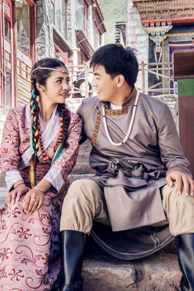 这组火遍网络的西藏情侣写真, 画面温馨, 已成网友心中范本