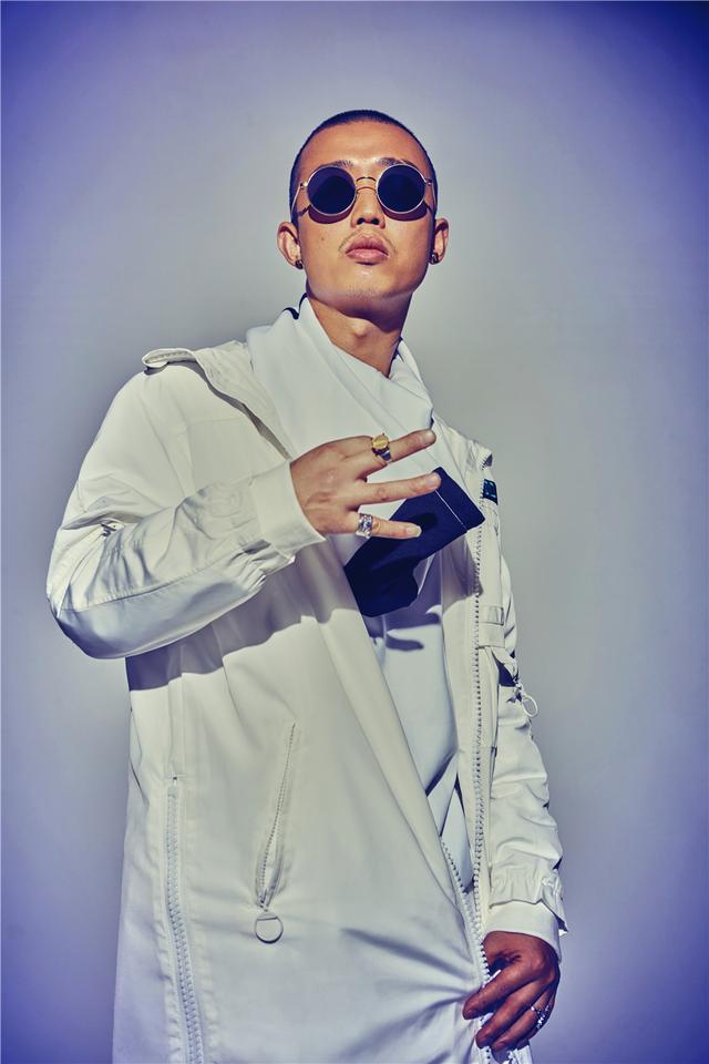 擅长1 1>2的江苏卫视公布首对跨年组合:g.e.m.邓紫棋 gai