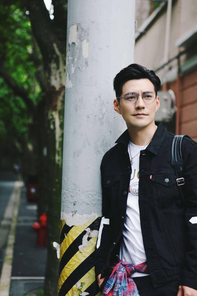 严屹宽这么凹造型帅?来款这样的眼镜,你也可以绅士范儿尽显