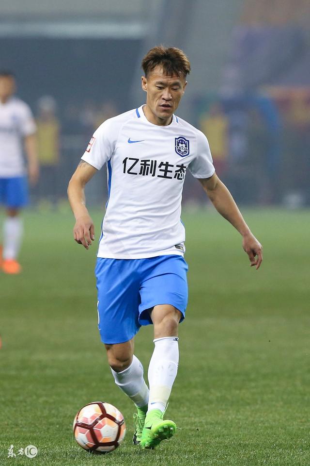 津媒曝王栋或选择退役 37岁老将遭泰达放弃难再就业