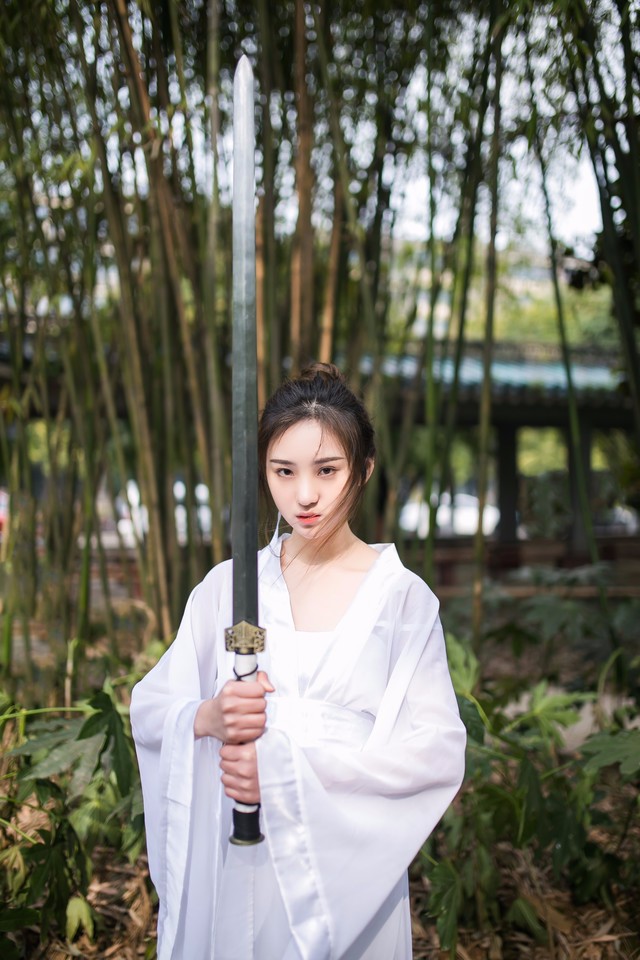 侠客情,心永存,多情女剑客绝情剑!气质美女的武侠情怀?