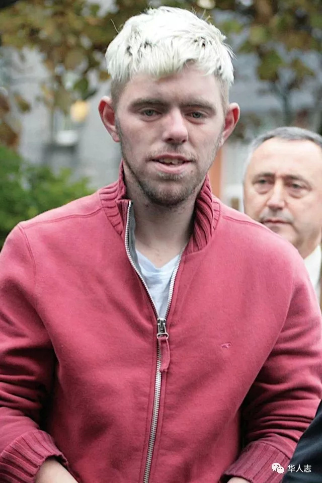 2014年,paul henry捅死了47岁的亲生母亲.