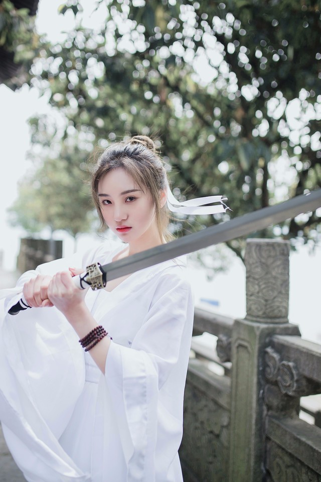 侠客情,心永存,多情女剑客绝情剑!气质美女的武侠情怀?