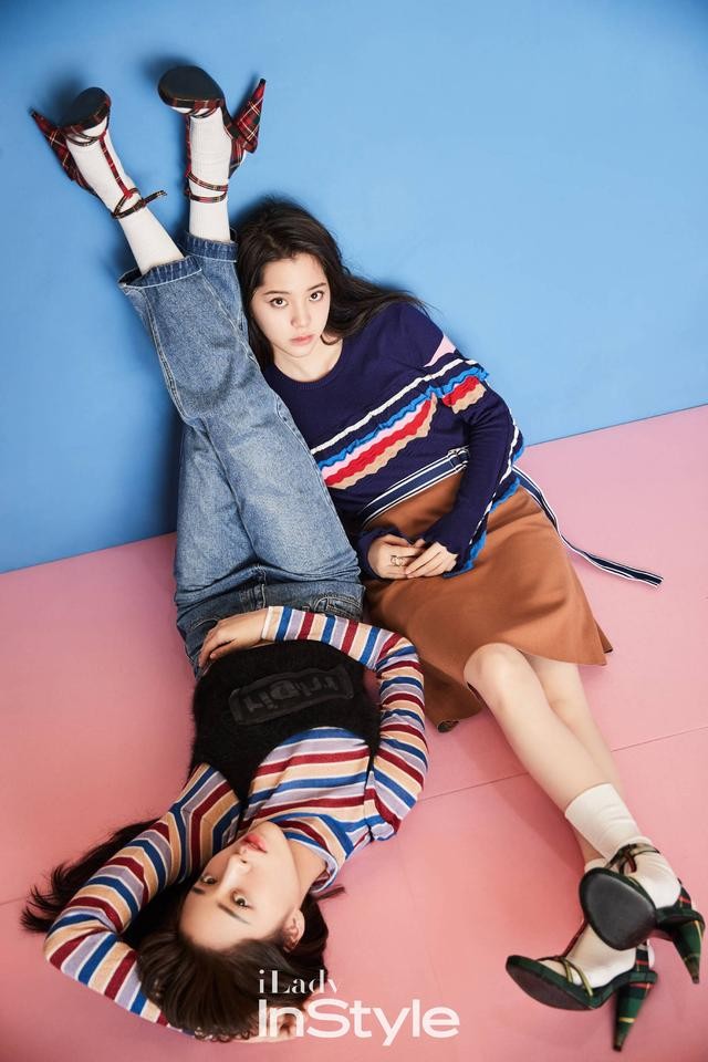 欧阳娜娜和欧阳妮妮狠狠秀了一把造型功力 衣服一起穿造型一起凹