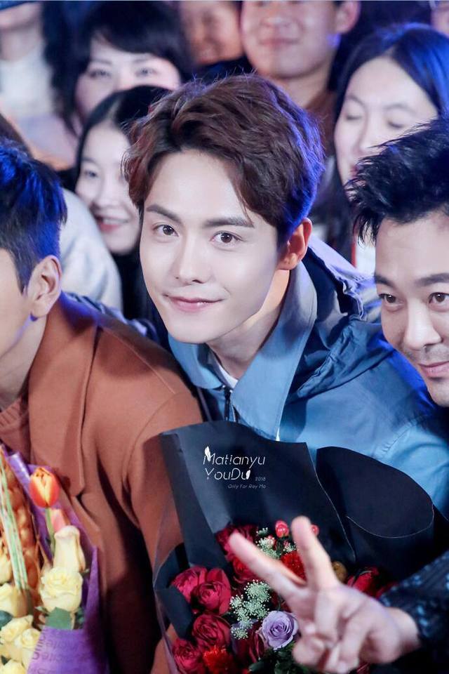 没别的事干,仔细研究了马天宇的五官,是真的帅啊!