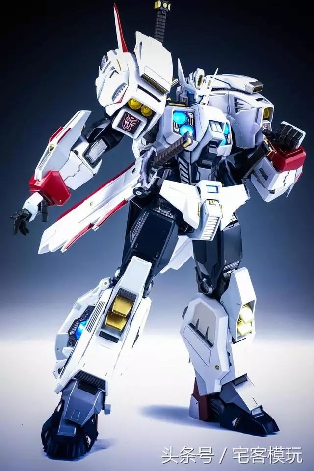 模玩秀:变形金刚官方 铁机巧 漂移