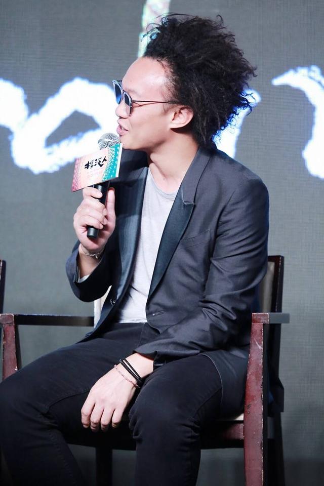 所以陈奕迅这发型到底是帅炸了还是有实力的人可以随便丑?