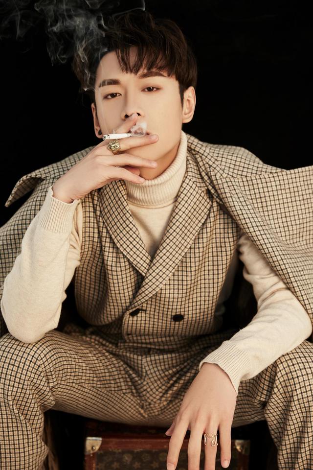 洋气黄入驻虎牙首秀很强势,虎牙户外版块又硬气了