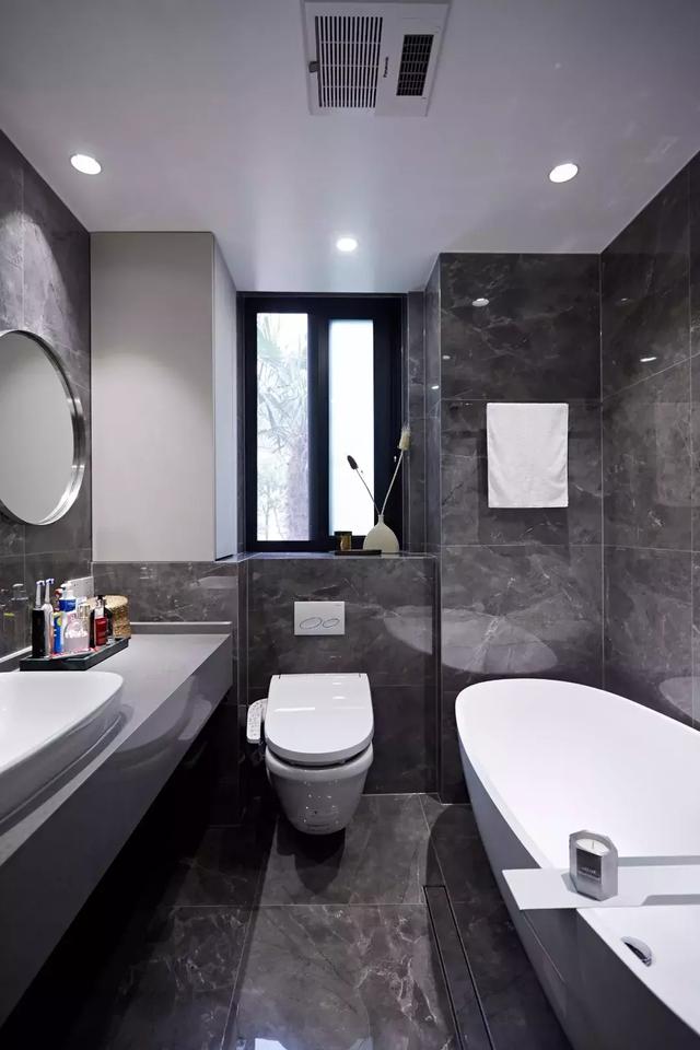 卫生间拐角变成步入式衣帽间,上海夫妻把140㎡的家住成280㎡!