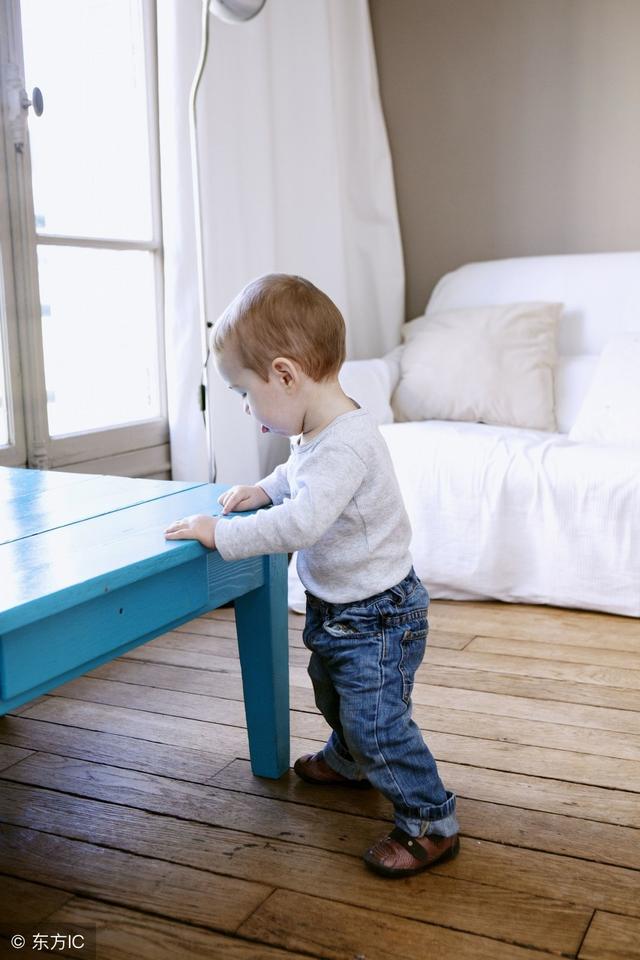 宝宝学走路要注意什么?迈出人生第一步的时机你要选对!