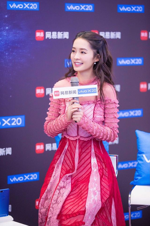 回应邓伦李沁恋情,喊话霍思燕问二胎,应采儿不