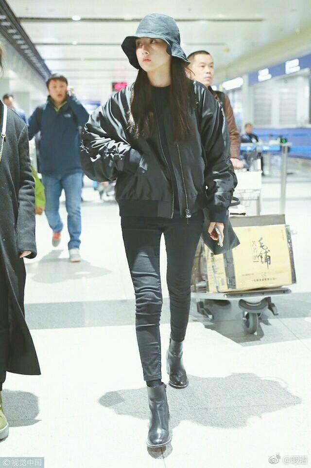 宋祖儿穿一身黑展示最新减肥成果,网友:感觉腿