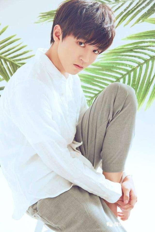 90后人气男明星微博粉丝排行榜近日揭晓,鹿晗