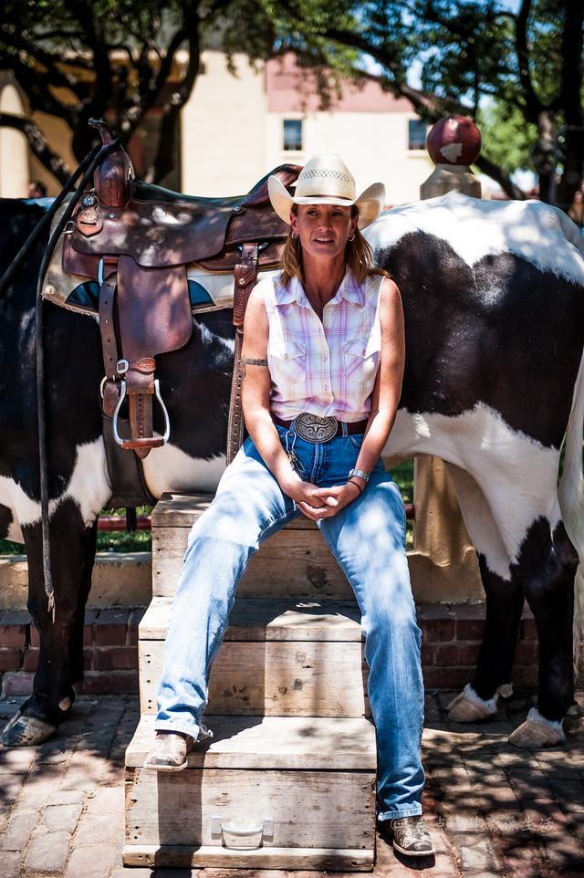 这里的牛仔动不动就拿枪,体验正宗美国西部文化来沃斯堡吧