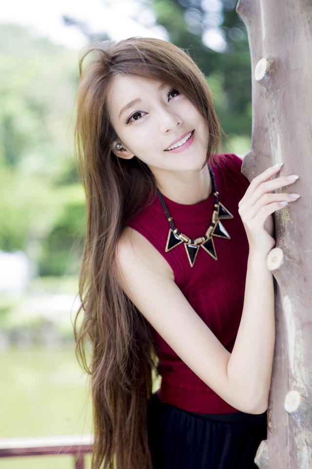 街头窈窕美女,漂亮时尚,让人着迷