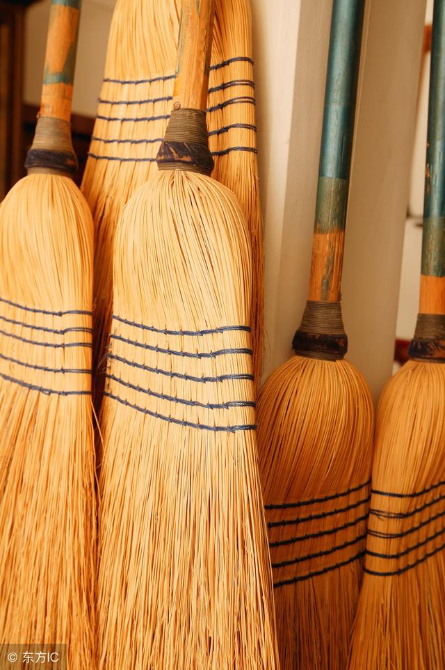 犯了"铁扫帚"的人会一生破落 这些地方不能放扫帚