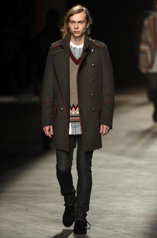 米兰男装时装周——迪赛黑金品牌时装秀