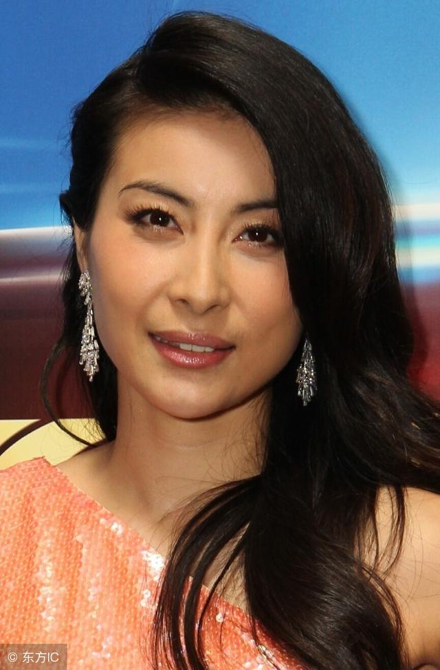 郭晶晶又"冠军"了,人生冠军,霍启刚:恭喜太太成为南沙理事长