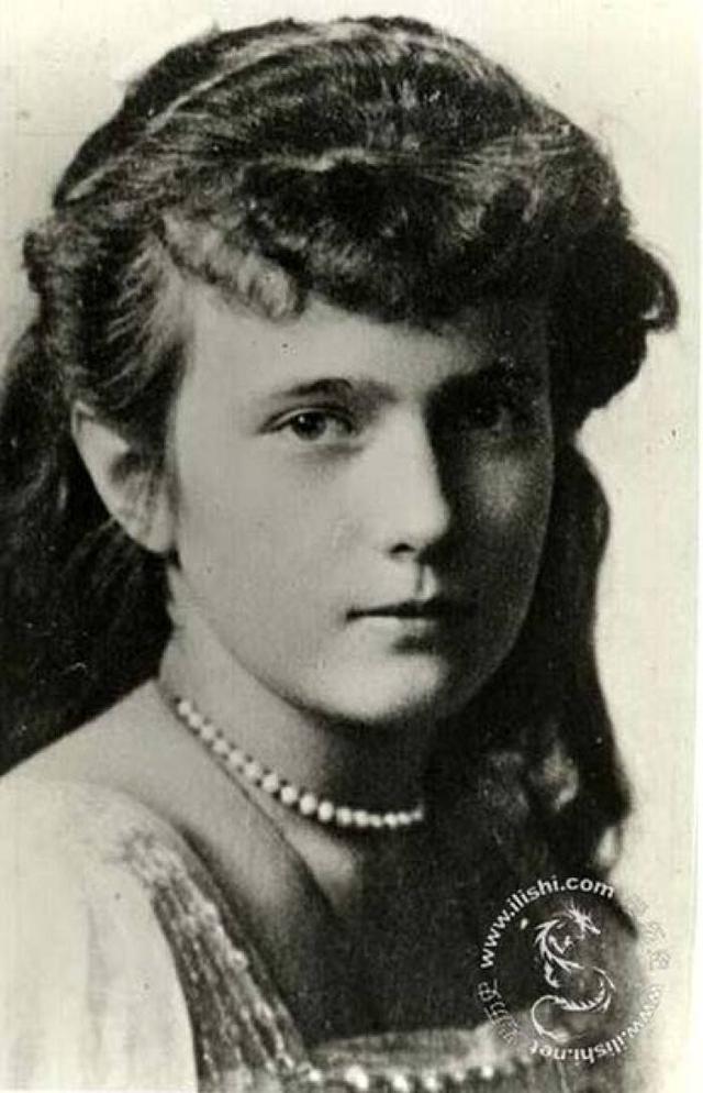 沙俄末代公主安娜塔西亚生死之谜16岁被处决假冒者众多