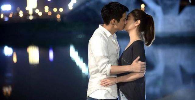 林心如终于和高圣远吻上了而霍建华也不吃亏被曝咬破周迅嘴唇