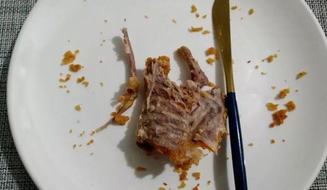 但单独吃有些油腻再加上只吃面粉也不太好吃所以就算了