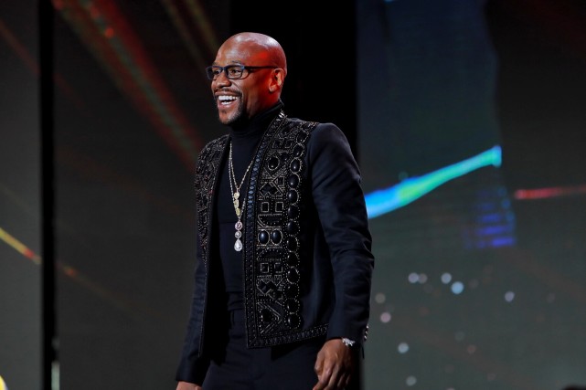 拳王梅威瑟来中国认养了一只大熊猫?