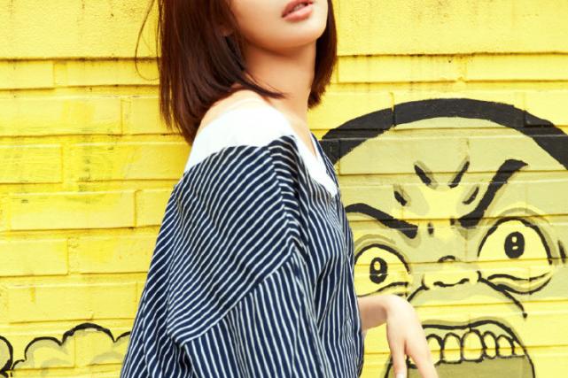 她凭《色戒》成名,同居三年男友却因此抛弃她,如今美得不像话