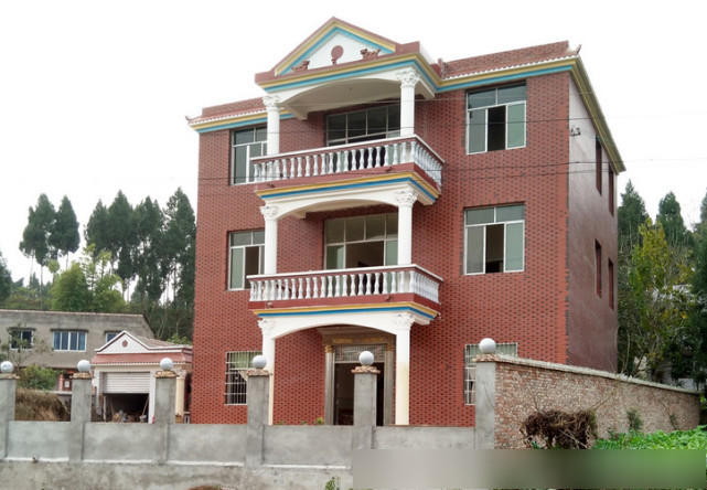 亲自设计的三层农村小楼,才花了25万