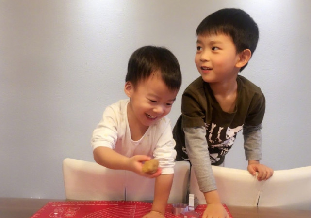 吴京帅谢楠美为何儿子被说丑!看到现在的吴所