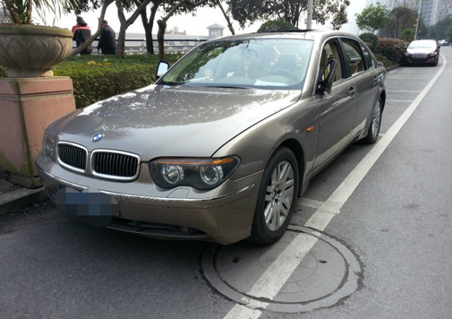 2万块入手03年宝马730li,称春节回家再也没人敢小瞧了