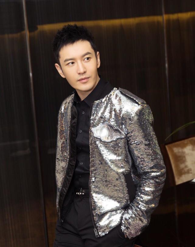 黄晓明这次来时装周,不仅穿着帅气,发型也好酷!