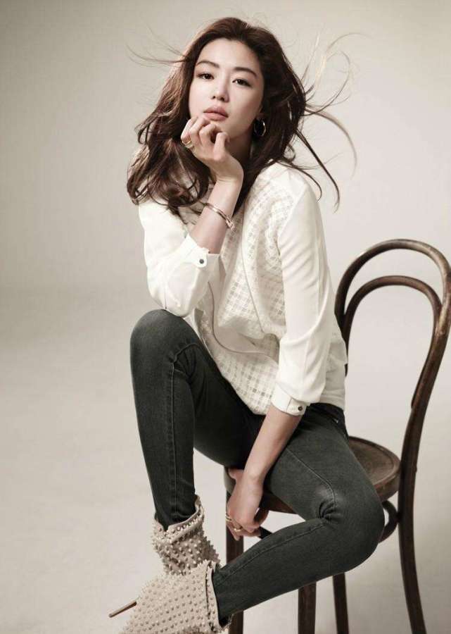 全智贤产后15天素颜亮相360度无死角幸福人生