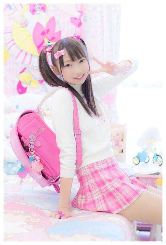 22岁已婚女子身高仅130cm, 扮小学生骗倒众多网友|推特|小学生|已婚