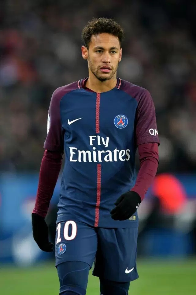 承认加盟巴黎是错误,想回巴萨却被标4亿,内马尔的生涯毁在钱上了!