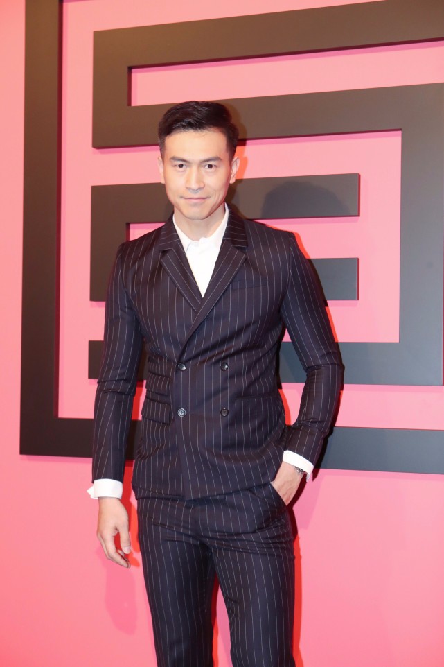 纪焕博现身"巴黎时装周"