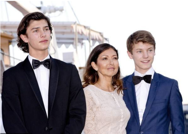 太帅了!丹麦忧郁王子尼古拉签约当模特 深邃