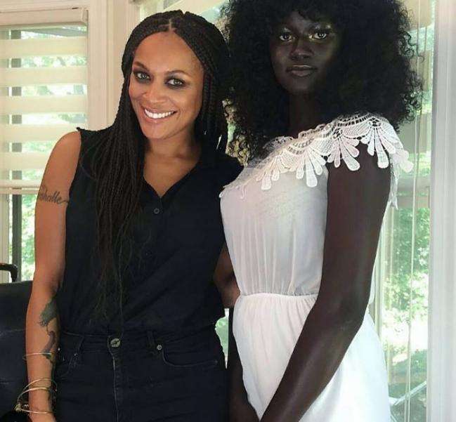 女神黑到没眼睛19岁模特因肤色太黑走红网络