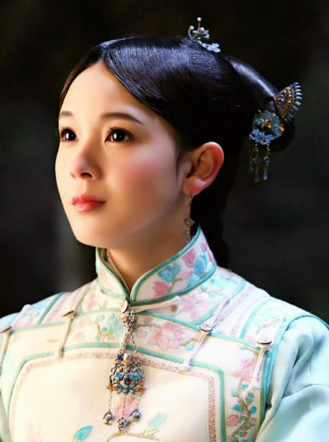 陈瑶"岳绮罗"七大最美扮相,乞丐装第四小红帽第三,第一显高贵