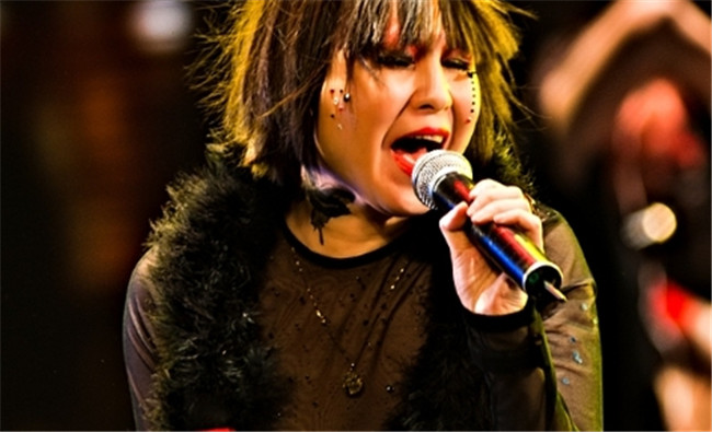 18岁就成为摇滚巨星,却因叛逆性格断送前程,今复出人气不减当年|罗琦