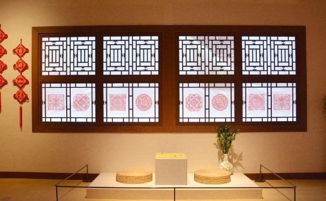 古人使用的纸糊窗户一捅就破然而古人的智慧是你想象不到的