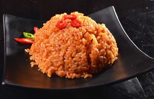 辣白菜是韩国人每餐都必有的菜,无论是出现在小菜中,还是出现在主食的