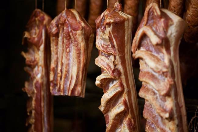 过年必备年货,每到时节家里老一辈都忙活赶制的腊肉配方