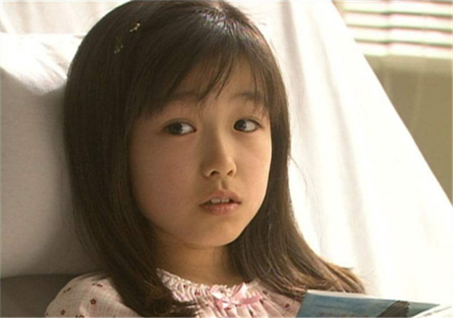 还记得《艺伎回忆录》的小百合吗?如今女大十八变成这样