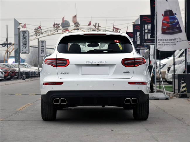 妹子可别上当了 十几万众泰sr9乔装保时捷卡宴可得要看清