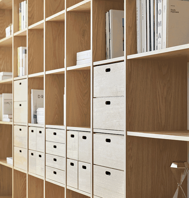 关于收纳,「给物品一个独立房间,里头放上坚固置物架,能随时将工具箱