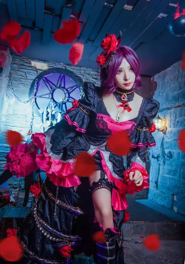 王者荣耀露娜哥特玫瑰cos, 黑玫瑰的独特气质!