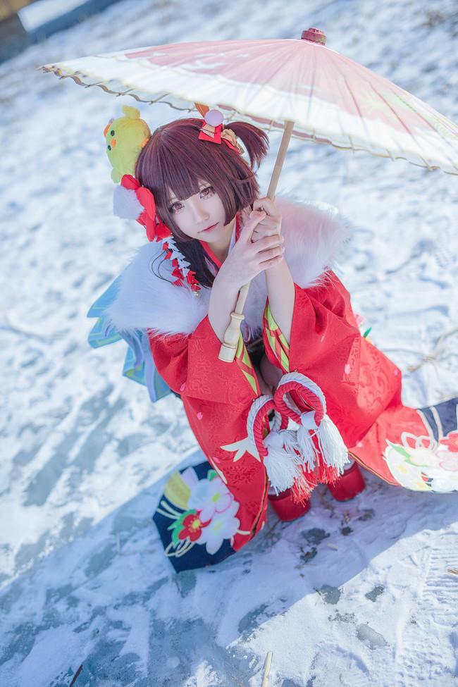 萝莉cos阴阳师神乐,这么冷的天还露腿,小姐姐你不冷吗?