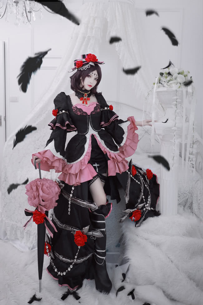 露娜哥特玫瑰cosplay,真希望这个小姐姐就是露娜本体!