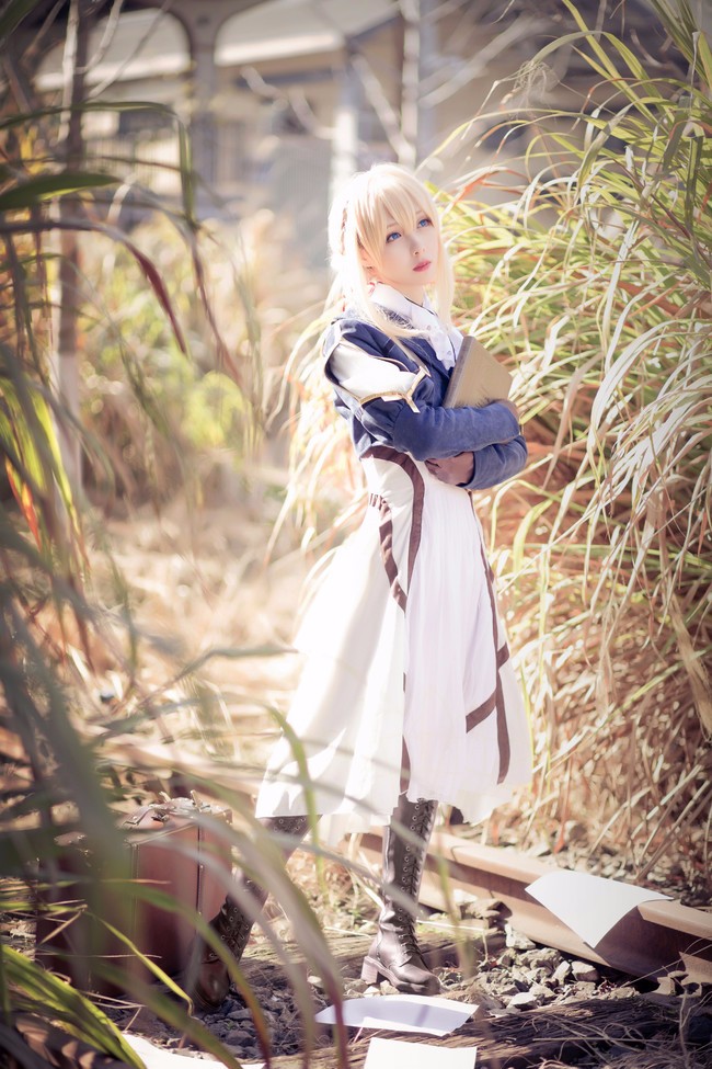 真人cos紫罗兰永恒花园薇尔莉特美如画