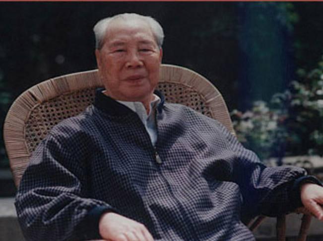 他17岁当上团政委, 战功赫赫, 建国后被授上将, 子女都很牛